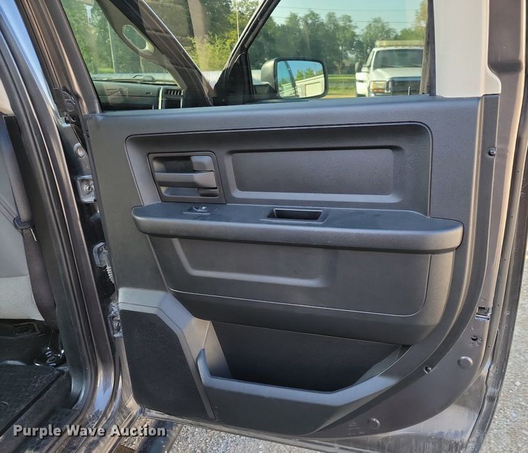 image for item JE9563 2016 Dodge Ram 1500 SSV  Crew Cab pickup truck