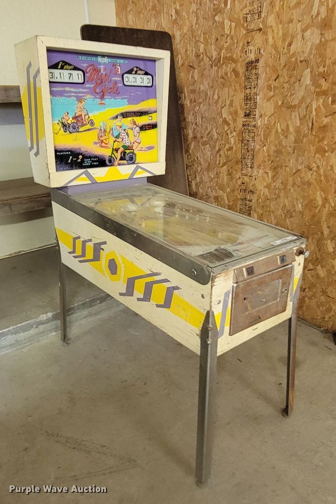 image for item JW9699 D. Gottlieb & Co.  pinball machine