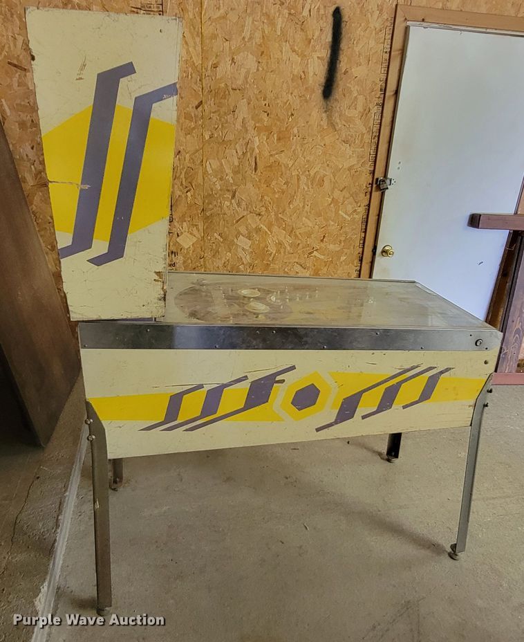 image for item JW9699 D. Gottlieb & Co.  pinball machine