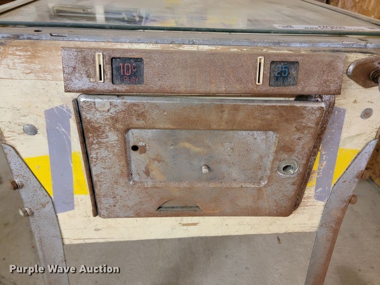 image for item JW9699 D. Gottlieb & Co.  pinball machine