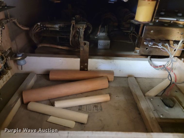 image for item JW9699 D. Gottlieb & Co.  pinball machine