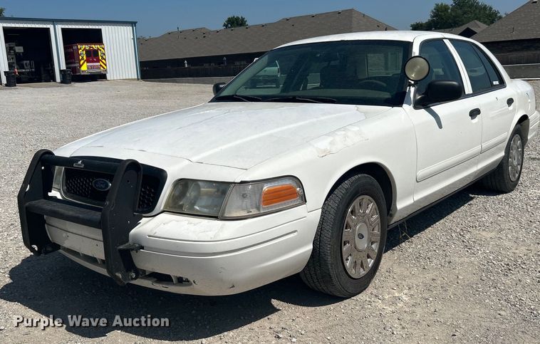 image for item KH9474 2004 Ford Crown Victoria Police Interceptor