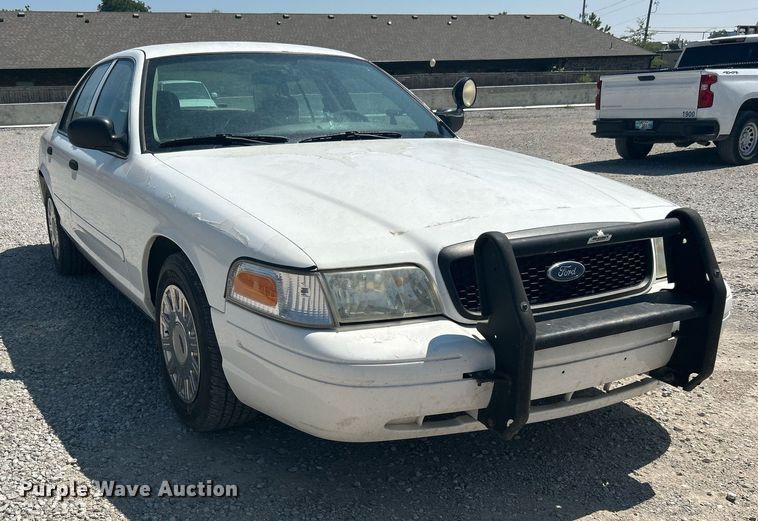 image for item KH9474 2004 Ford Crown Victoria Police Interceptor