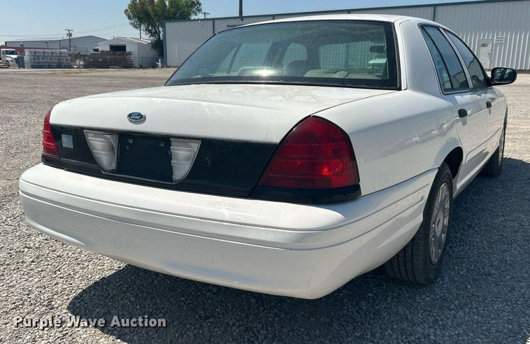 image for item KH9474 2004 Ford Crown Victoria Police Interceptor
