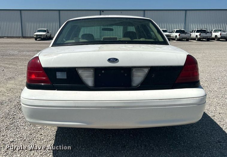 image for item KH9474 2004 Ford Crown Victoria Police Interceptor