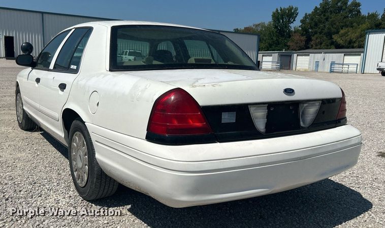 image for item KH9474 2004 Ford Crown Victoria Police Interceptor