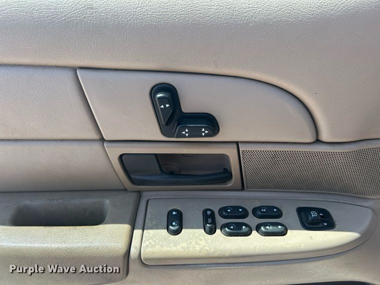 image for item KH9474 2004 Ford Crown Victoria Police Interceptor