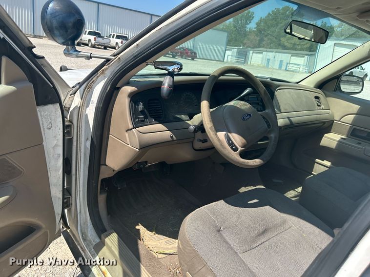 image for item KH9474 2004 Ford Crown Victoria Police Interceptor