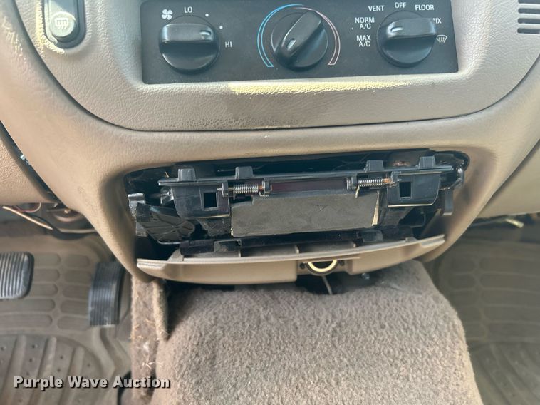 image for item KH9474 2004 Ford Crown Victoria Police Interceptor