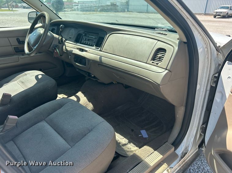 image for item KH9474 2004 Ford Crown Victoria Police Interceptor