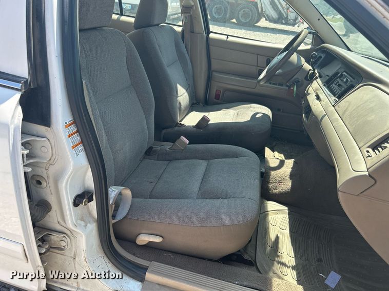 image for item KH9474 2004 Ford Crown Victoria Police Interceptor