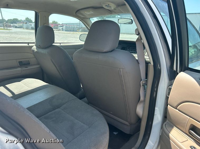 image for item KH9474 2004 Ford Crown Victoria Police Interceptor