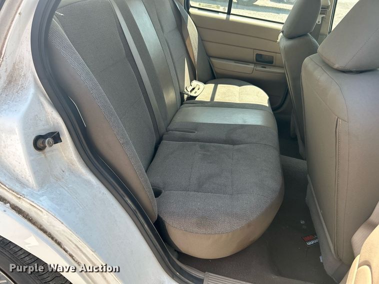 image for item KH9474 2004 Ford Crown Victoria Police Interceptor