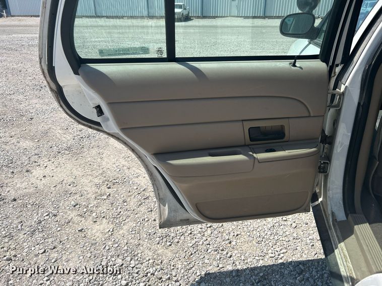 image for item KH9474 2004 Ford Crown Victoria Police Interceptor