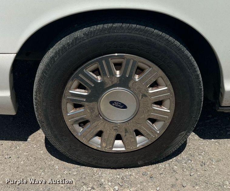 image for item KH9474 2004 Ford Crown Victoria Police Interceptor