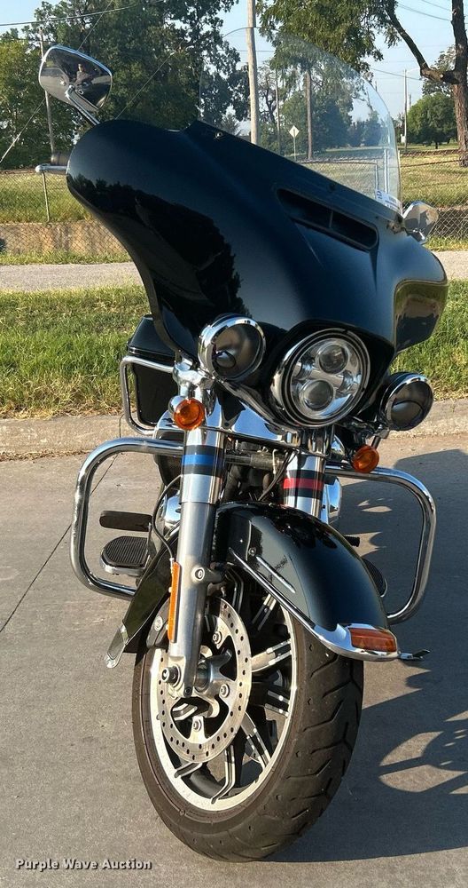 image for item KH9479 2018 Harley Davidson Electraglide  motorcycle