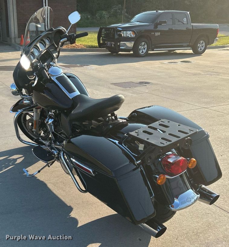 image for item KH9479 2018 Harley Davidson Electraglide  motorcycle