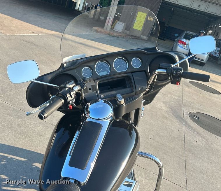 image for item KH9479 2018 Harley Davidson Electraglide  motorcycle