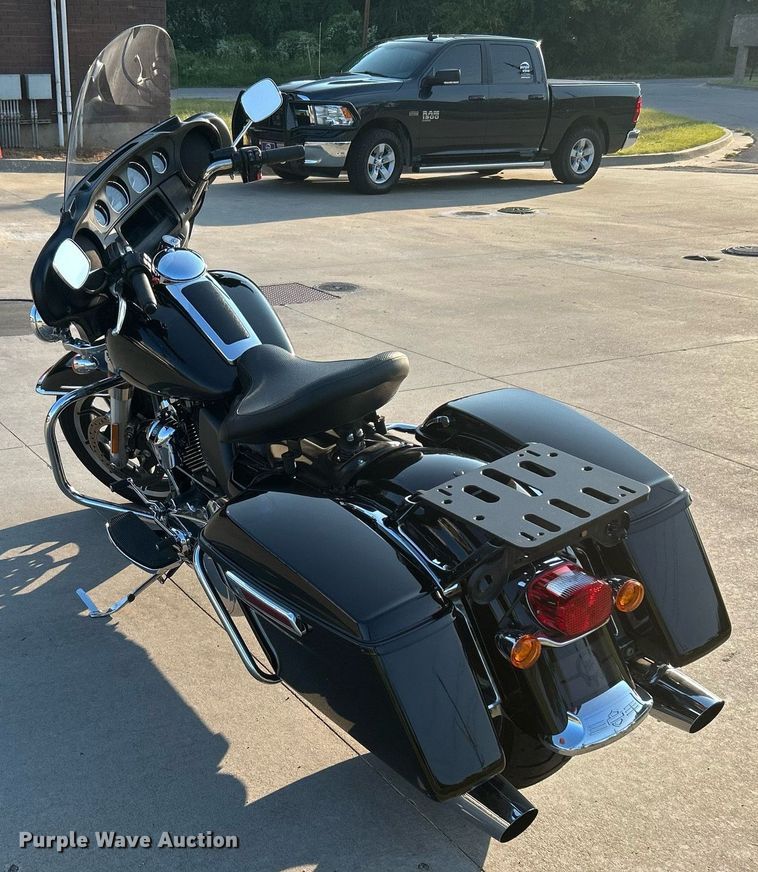 image for item KH9480 2018 Harley Davidson Electraglide  motorcycle