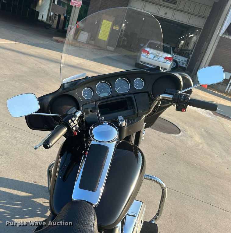 image for item KH9480 2018 Harley Davidson Electraglide  motorcycle