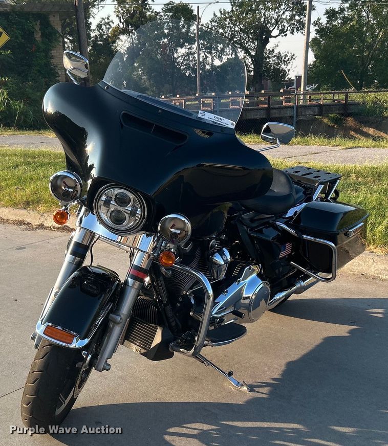 image for item KH9481 2017 Harley Davidson Electraglide  motorcycle