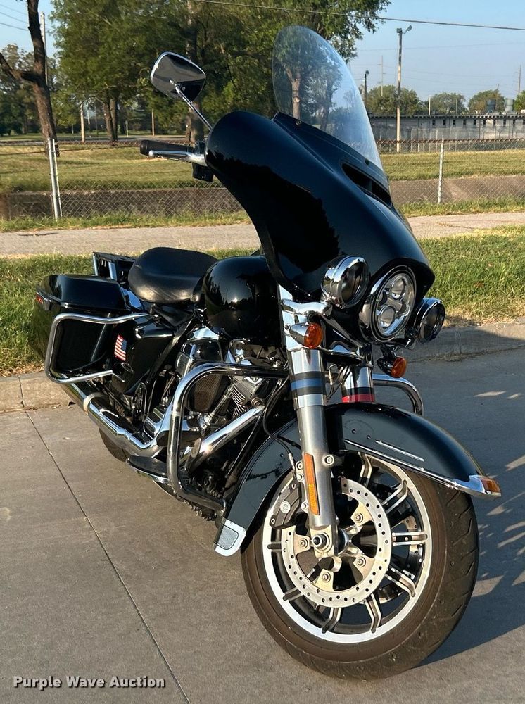 image for item KH9481 2017 Harley Davidson Electraglide  motorcycle