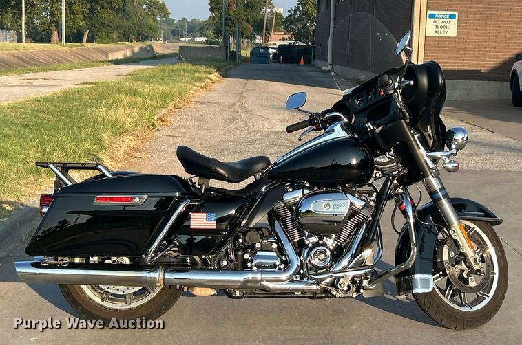 image for item KH9481 2017 Harley Davidson Electraglide  motorcycle