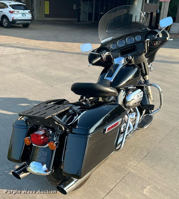 image for item KH9481 2017 Harley Davidson Electraglide  motorcycle