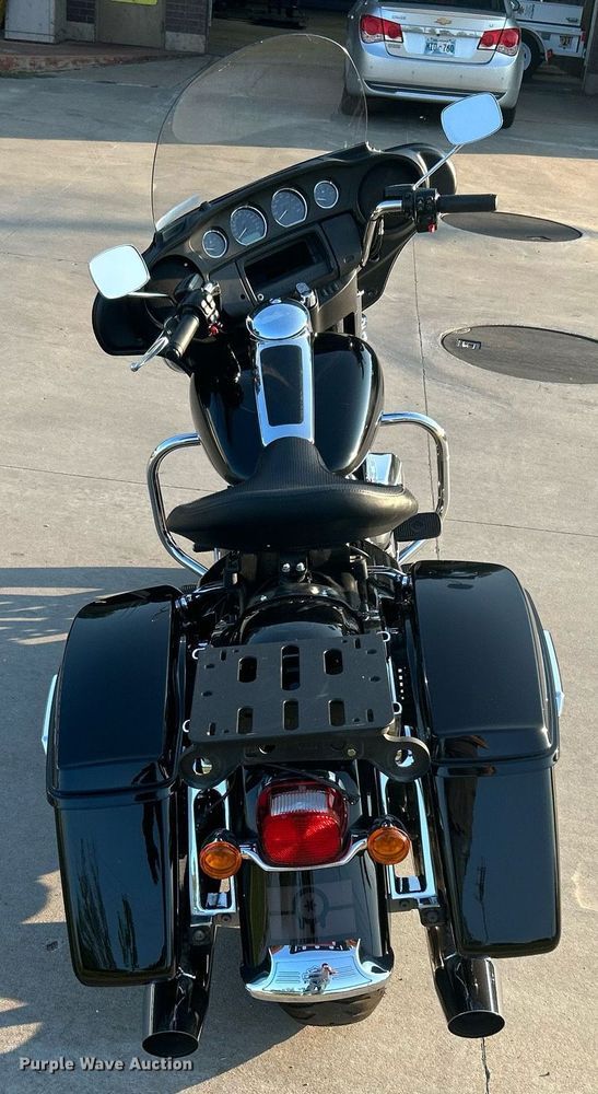 image for item KH9481 2017 Harley Davidson Electraglide  motorcycle