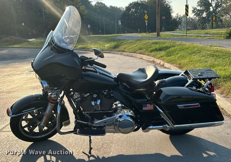 image for item KH9481 2017 Harley Davidson Electraglide  motorcycle