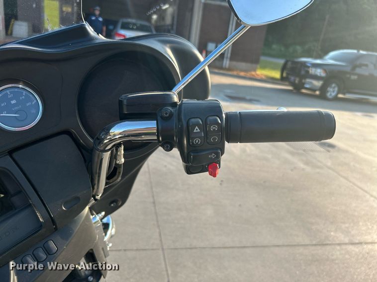 image for item KH9481 2017 Harley Davidson Electraglide  motorcycle