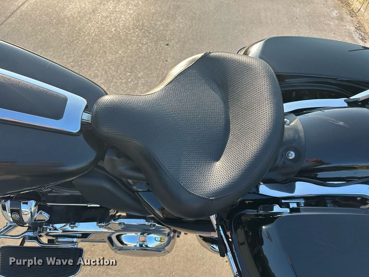 image for item KH9481 2017 Harley Davidson Electraglide  motorcycle