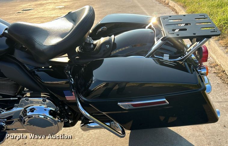 image for item KH9481 2017 Harley Davidson Electraglide  motorcycle