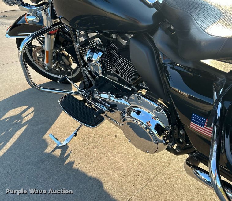 image for item KH9481 2017 Harley Davidson Electraglide  motorcycle