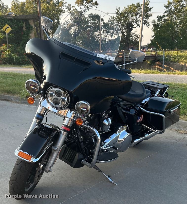 image for item KH9482 2017 Harley Davidson Electraglide  motorcycle