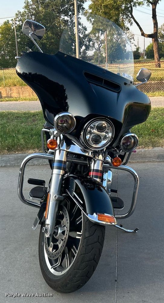 image for item KH9482 2017 Harley Davidson Electraglide  motorcycle