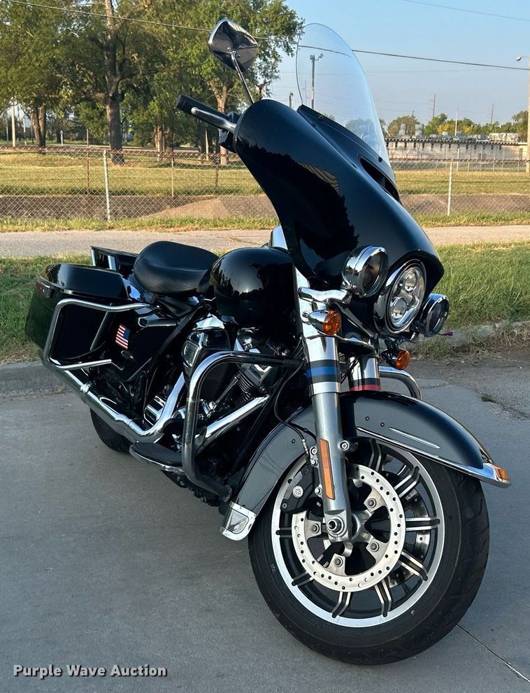 image for item KH9482 2017 Harley Davidson Electraglide  motorcycle