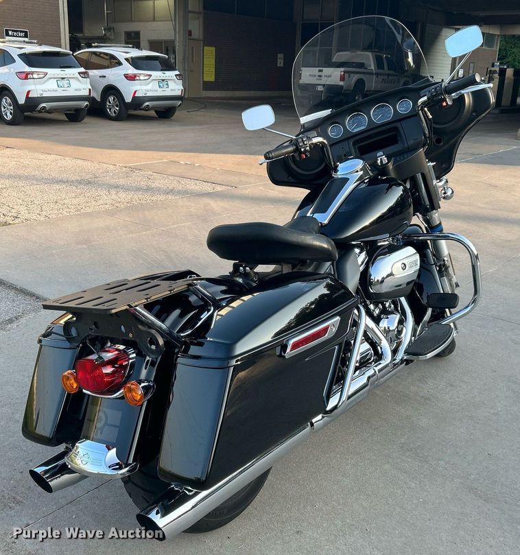 image for item KH9482 2017 Harley Davidson Electraglide  motorcycle