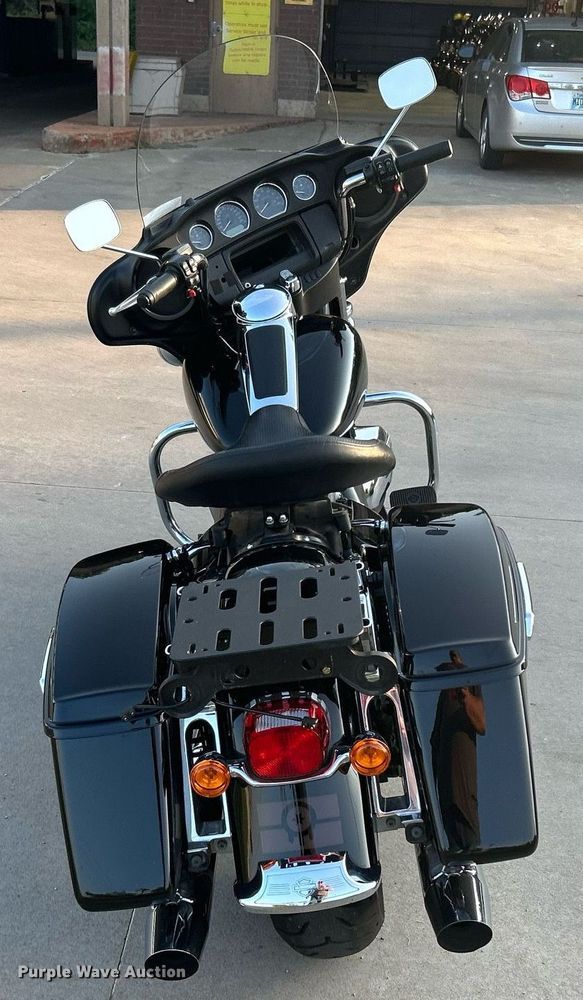 image for item KH9482 2017 Harley Davidson Electraglide  motorcycle