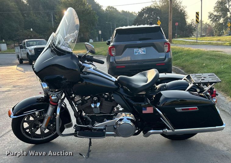 image for item KH9482 2017 Harley Davidson Electraglide  motorcycle