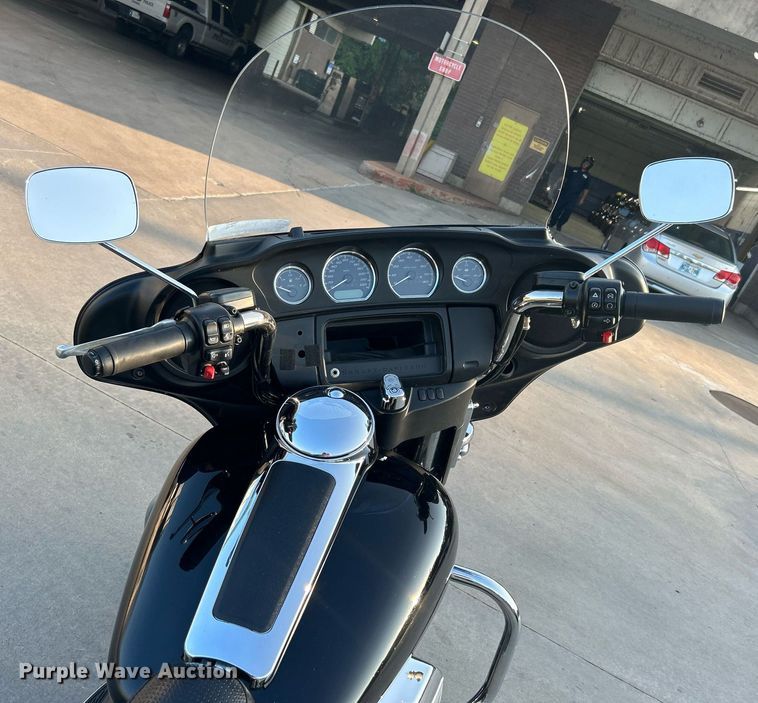 image for item KH9482 2017 Harley Davidson Electraglide  motorcycle