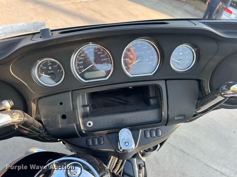 image for item KH9482 2017 Harley Davidson Electraglide  motorcycle