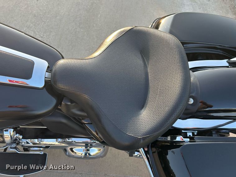 image for item KH9482 2017 Harley Davidson Electraglide  motorcycle