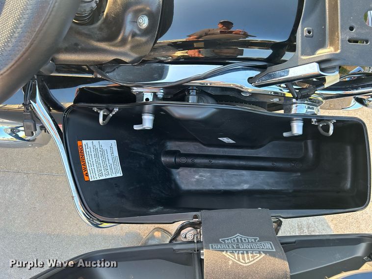 image for item KH9482 2017 Harley Davidson Electraglide  motorcycle