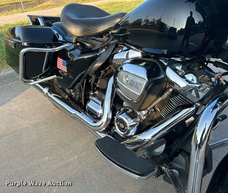 image for item KH9482 2017 Harley Davidson Electraglide  motorcycle