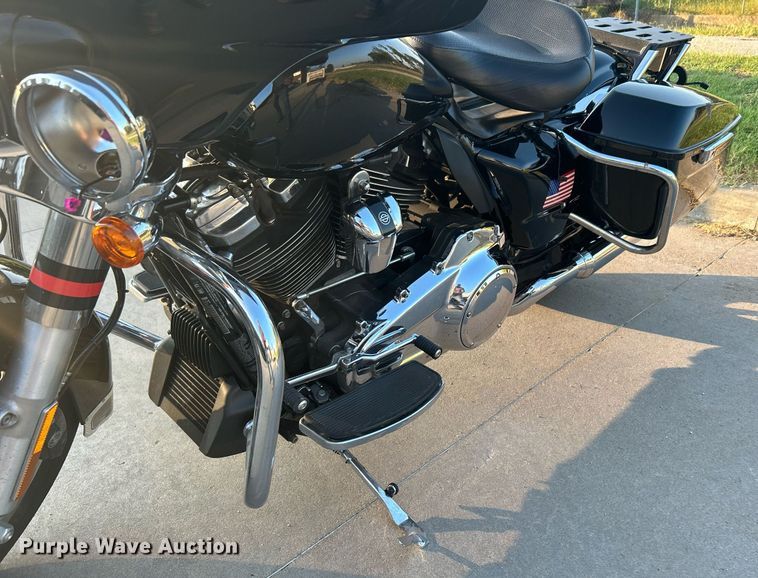 image for item KH9482 2017 Harley Davidson Electraglide  motorcycle