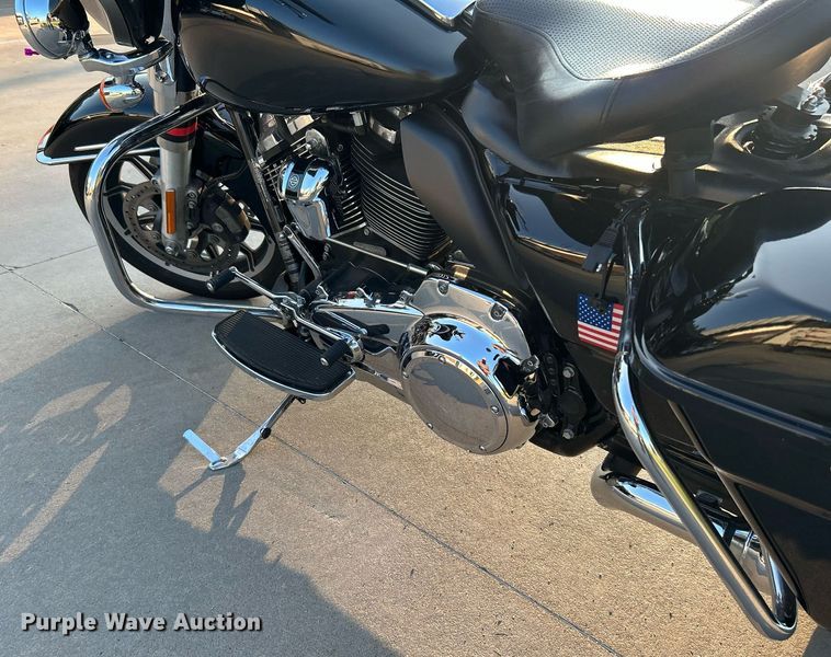 image for item KH9482 2017 Harley Davidson Electraglide  motorcycle