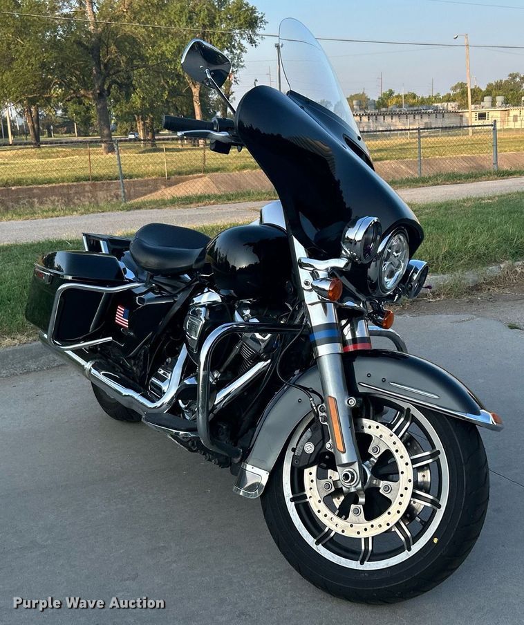 image for item KH9483 2017 Harley Davidson Electraglide  motorcycle