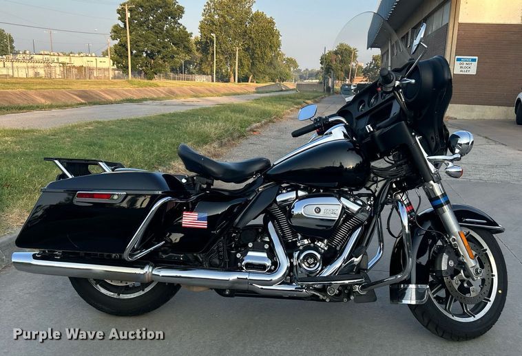 image for item KH9483 2017 Harley Davidson Electraglide  motorcycle