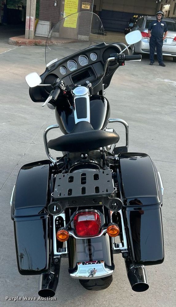 image for item KH9483 2017 Harley Davidson Electraglide  motorcycle